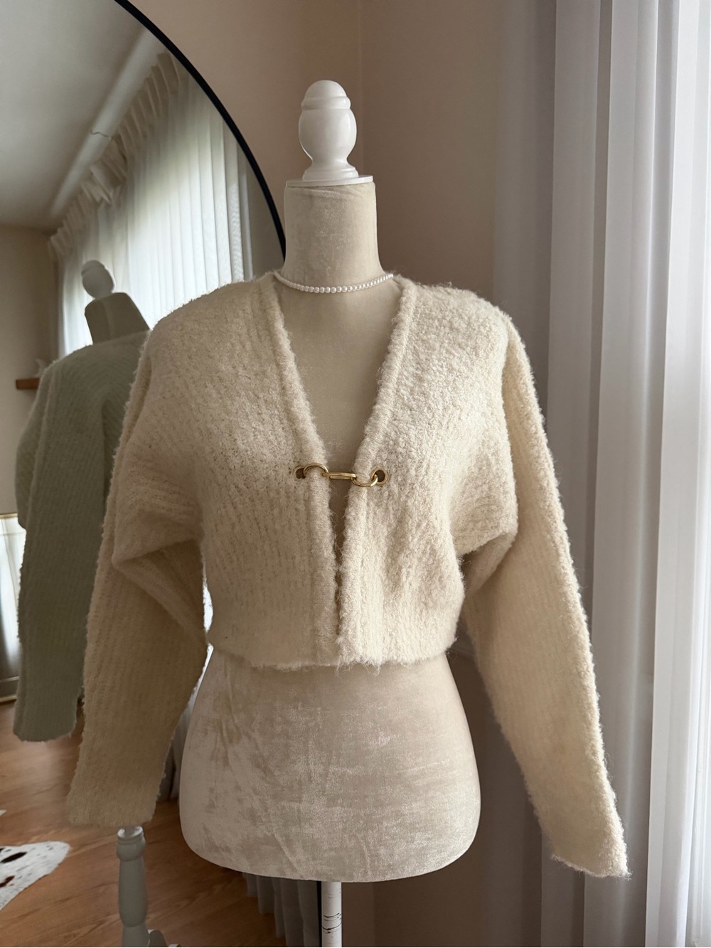 Wild Fabel Cropped Cream Loop-Front Cardigan Size XXS